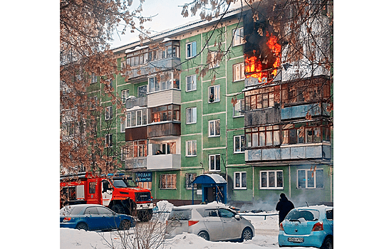 Дом с трупом сгорел на улице Кошурникова в Новосибирске