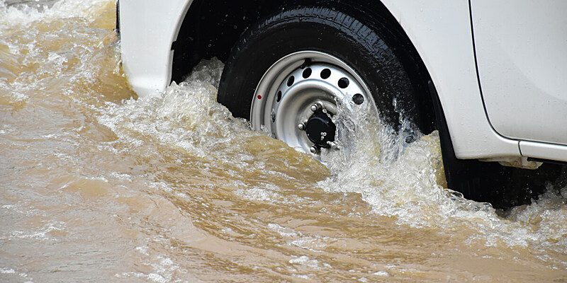 Дороги в Петропавловске-Камчатском ушли под воду из-за дождей