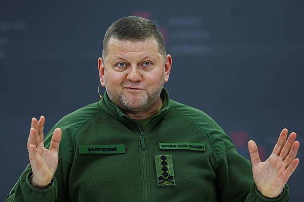 Главком ВСУ заявил о новых атаках на военные объекты Украины