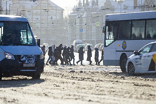 Из-за ДТП на Леонова 5 автобусов и троллейбус поехали в объезд