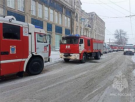 Из-за возгорания в подвале в центре Самары эвакуировали 40 человек