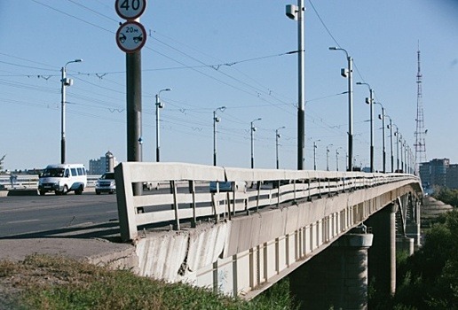 Комсомольский мост в Омске полностью перекроют