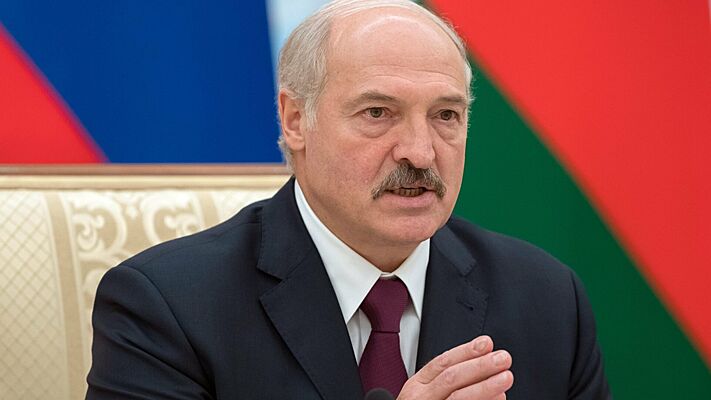 Лукашенко поблагодарил людей в погонах за мир и независимость Белоруссии