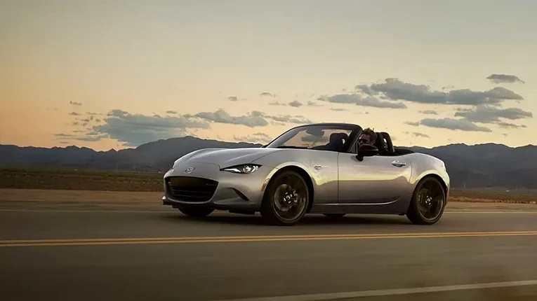 Mazda MX-5 Miata получила новую оптику, мультимедиа и подорожала в США1