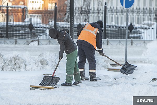 Мэр Перми перевел подрядчиков на усиленный режим работы из-за снегопадов