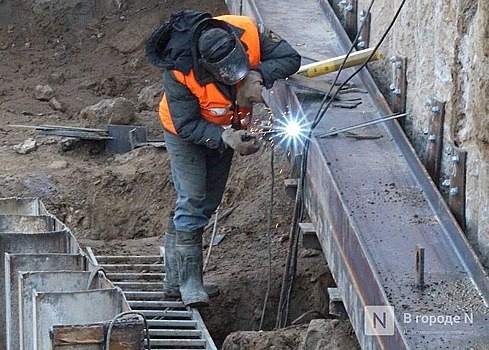 Монтаж новой трубы начался на улице Коминтерна в Нижнем Новгороде