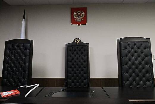 Начальника российской колонии отправили под домашний арест по делу о взятке