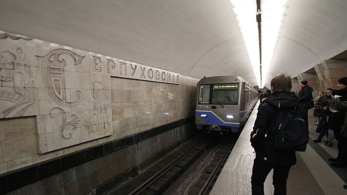 На серой ветке московского метро произошел сбой в движении поездов