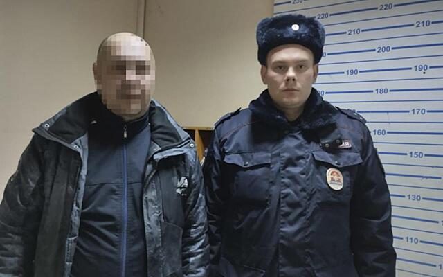 На улице Бирюзова в Рязани задержали объявленного в розыск мужчину