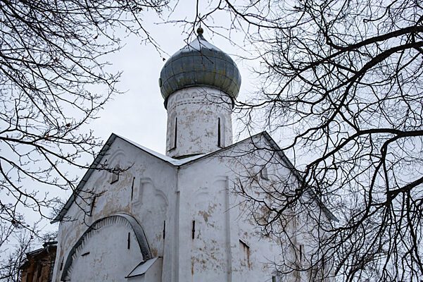 Новгородские древности: храм Двенадцати апостолов на Пропастех