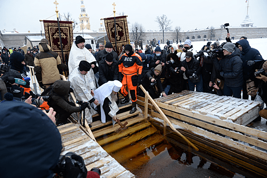 Петербуржцы смогут окунуться в 22 безопасные купели на Крещение