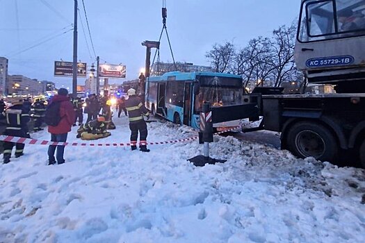 Полиция возбудила уголовное дело из-за выезда автобуса на тротуар