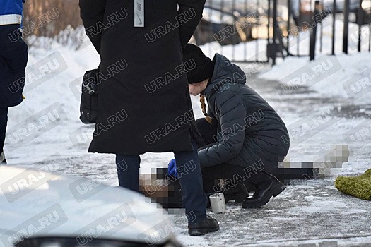 Родные опознали екатеринбурженку, покончившую с собой