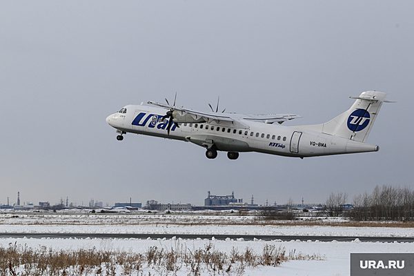 Самолет авиакомпании Utair вернули в Сургут из-за неисправности судна