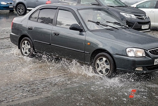 Севастополь топит: люди запасаются водой, отменили уроки в школах