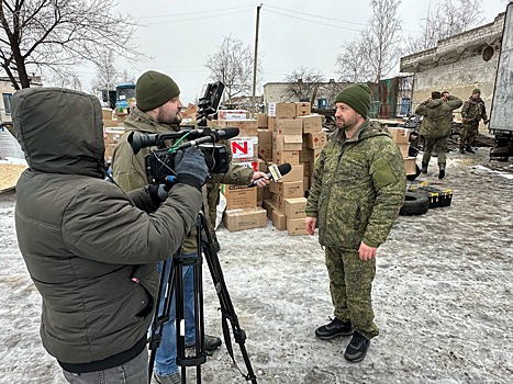 Свердловский депутат Коробейников привез военным в зону СВО посылки от близких