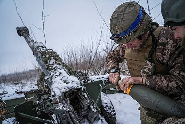 В Белгороде испытали защищающие от обстрелов в людных местах конструкции