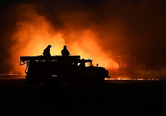 В Брянской области при пожаре в доме погибли три человека