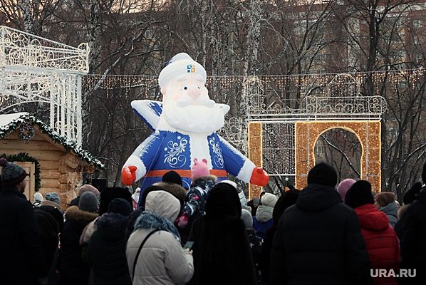 В центрального парке Кургана открылась резиденция Деда Мороза