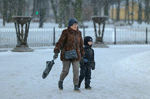 В центре европейской части России с четверга ожидаются снегопады и потепление