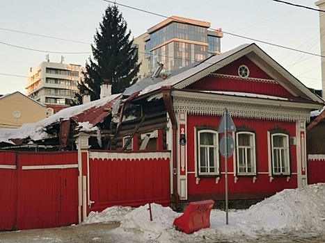 В Екатеринбурге сносят старинную усадьбу псаломщика Топоркова