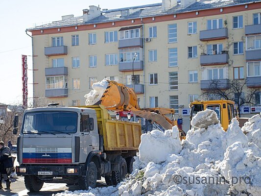 В Ижевске ищут подрядчиков по вывозу снега в каждом из районов города