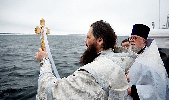 В Криворожском поселении прошли водосвятие и Крещенское купание на источнике Архистратига Михаила