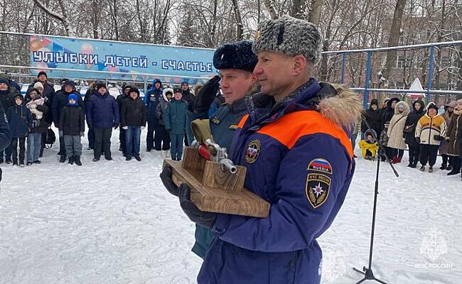 В Курске стартовала эстафета по передаче пожарного ствола