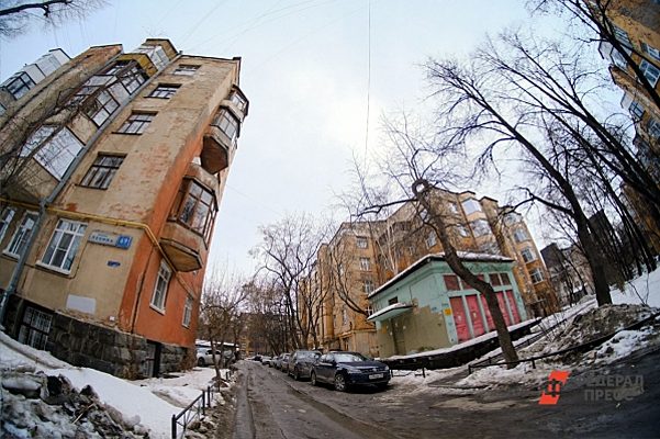 В легендарном екатеринбургском жилом комплексе остыли батареи