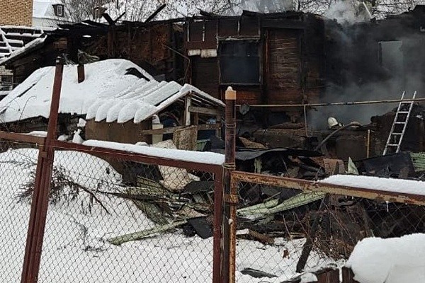 В Нижнем Новгороде при пожаре в частном доме погибли двое детей