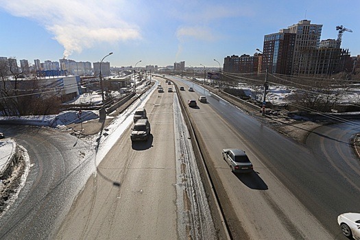 В Новосибирске подсветят два пешеходных моста через магистрали