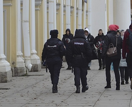 В Петербурге военкору взломали авто и подбросили шевроны ВСУ