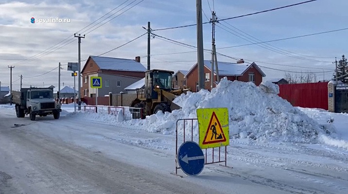 В Самаре устраняют последствия снегопадов