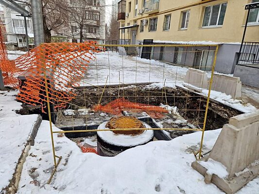 В Саратове восстановили смотровые колодцы