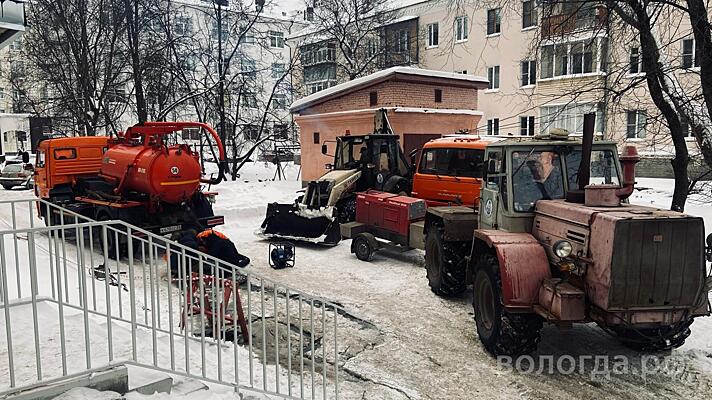 В Вологде устраняют последствия аварии на сетях