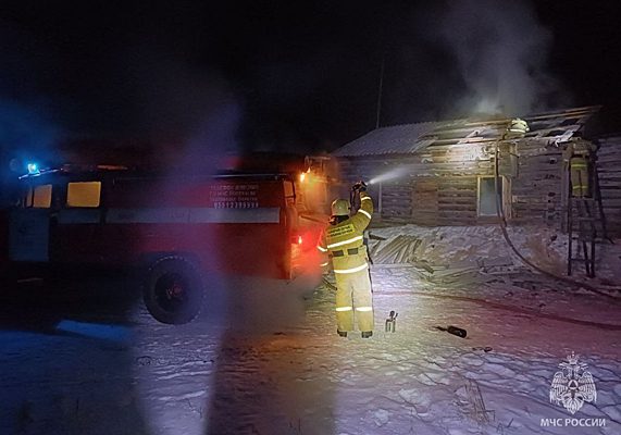 Женщина и ребенок погибли при пожаре в Бурятии