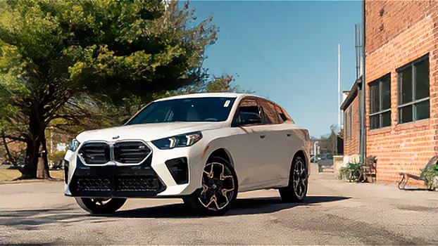 Новый BMW X2 M35i в цвете Alpine White стал поступать дилерам