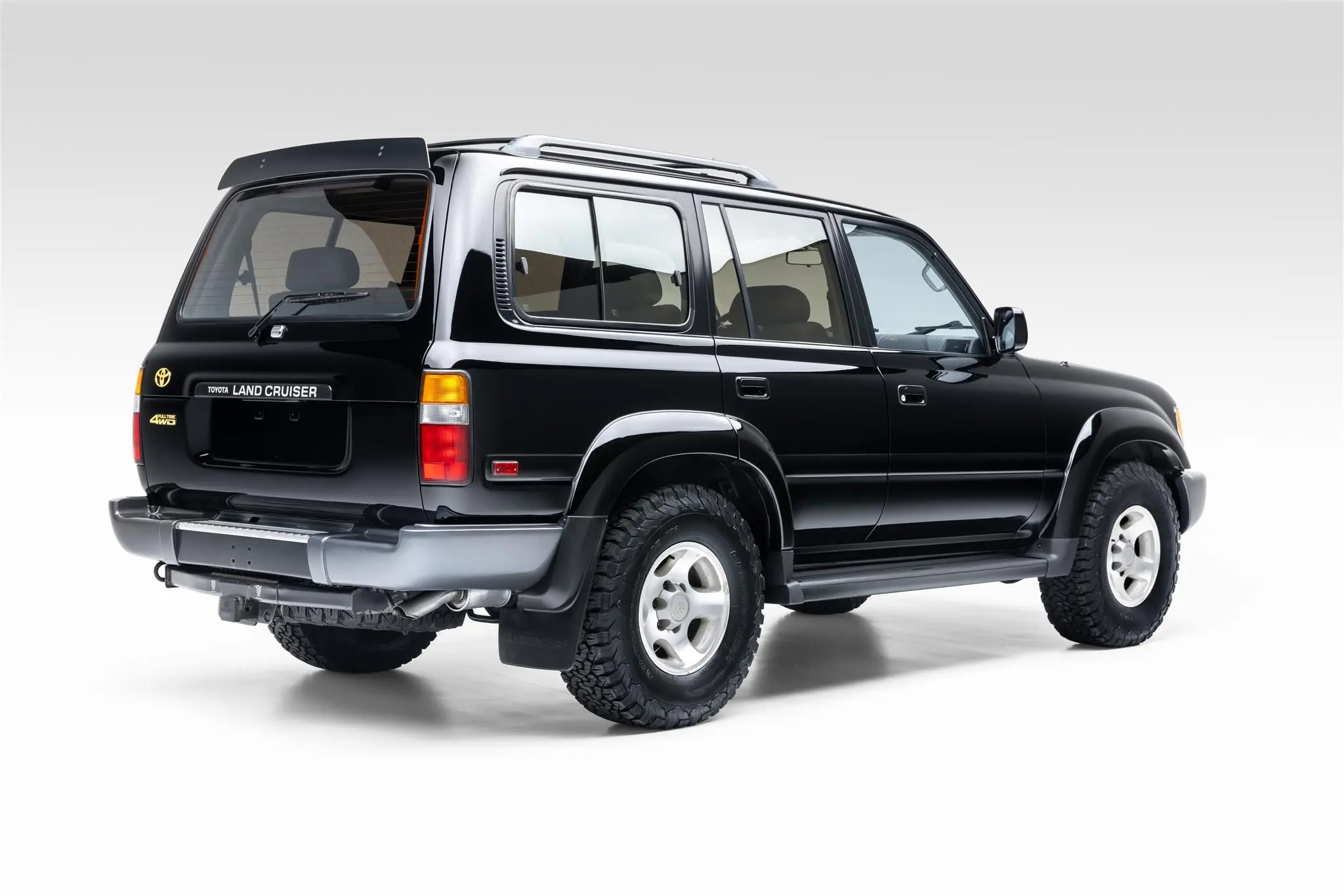 29-летний Toyota Land Cruiser в идеальном состоянии продали дороже нового «Крузака»5