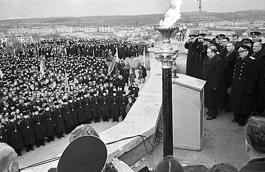 40 лет назад на Малаховом кургане в Севастополе погасили Вечный огонь