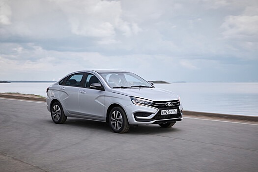 АвтоВАЗ начал окрашивать Lada Vesta в новый цвет 