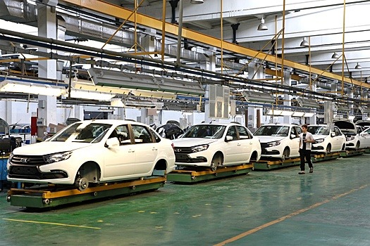 АвтоВАЗ напомнил, что вернул модельный ряд Lada к экостандарту 