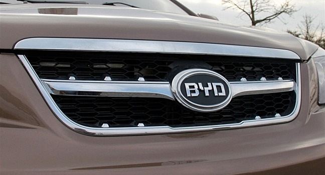 BYD планирует отправить в Англию свой электрический внедорожник Atto 2