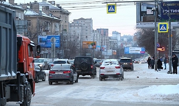 Для жителей Волгограда рабочая неделя начнется со снегопада