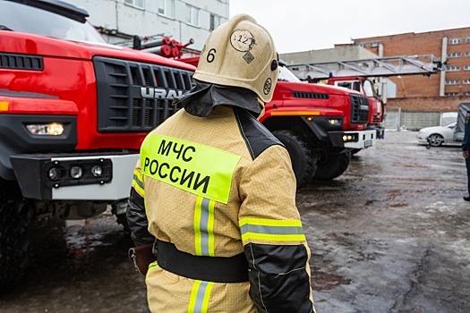 Эвакуировали 18 человек: в Новосибирске произошел пожар в панельном доме