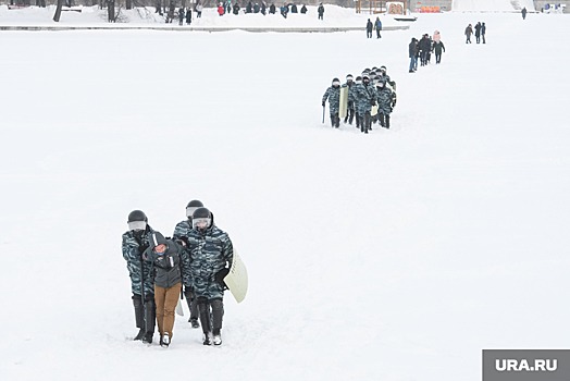 МВД: во Владикавказе женщина разгромила могилы бойцов СВО