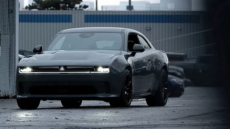 Новый Dodge Charger показался на тизере, хотя его внешность уже не секрет2