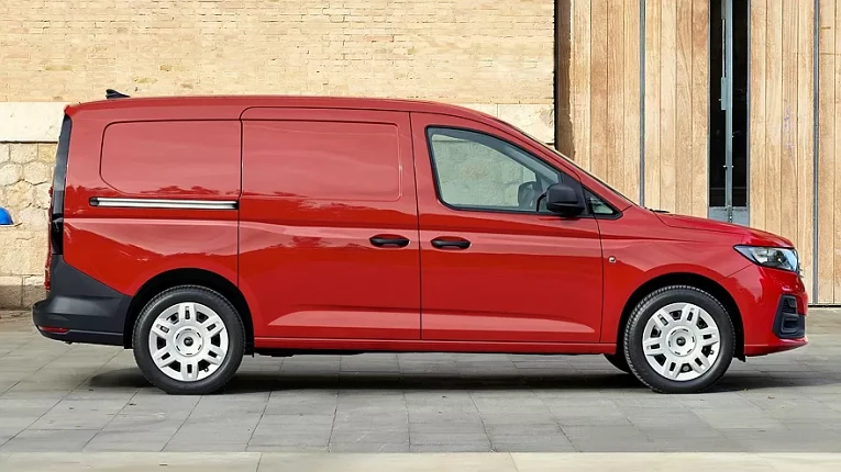 Новый Ford Transit Connect: подвижная стенка в салоне, полный привод и версия PHEV1