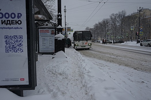 Перевозчик окажет помощь пострадавшей при отрыве колеса автобуса женщине в Петербурге