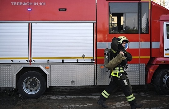 Под Саратовом загорелся завод по выпуску ячеек для яиц