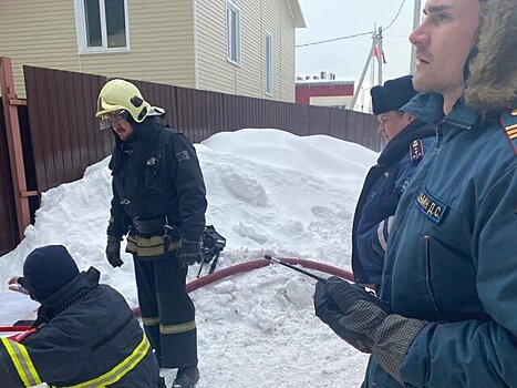 Пожар на складах в Подмосковье локализовали на площади 4,5 тыс "квадратов"